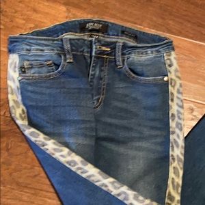 Judy blue leopard stripe jeans